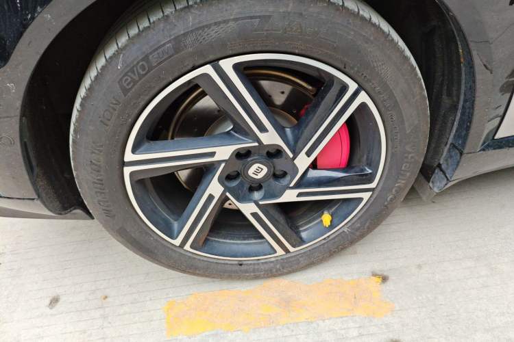 Used Xiaomi Auto YU7 2025 Ultra-Long Range High-Performance All-Wheel-Drive Max Edition
