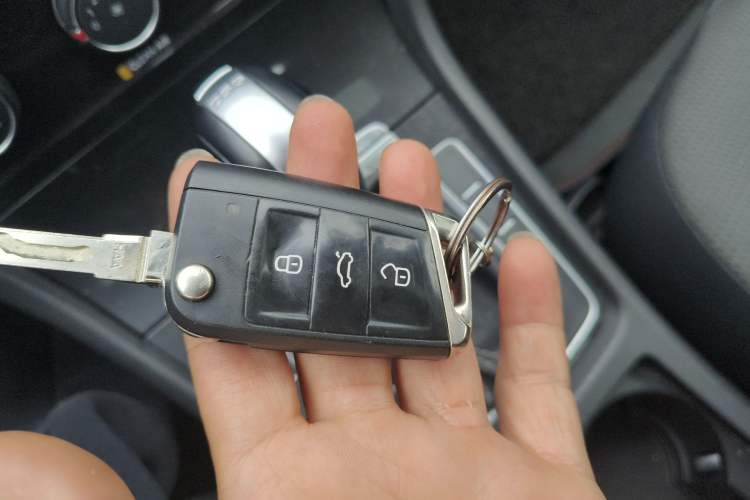 Used Volkswagen Golf 2017 230TSI Automatic Comfort Edition – Celebrating Milestone of One Million Units Vehicle Key