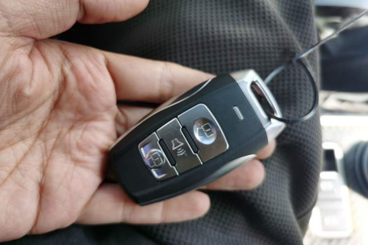 Used Haval H2 2017 Red-Label 1.5T Manual Two-Wheel Drive Luxury Model Vehicle Key