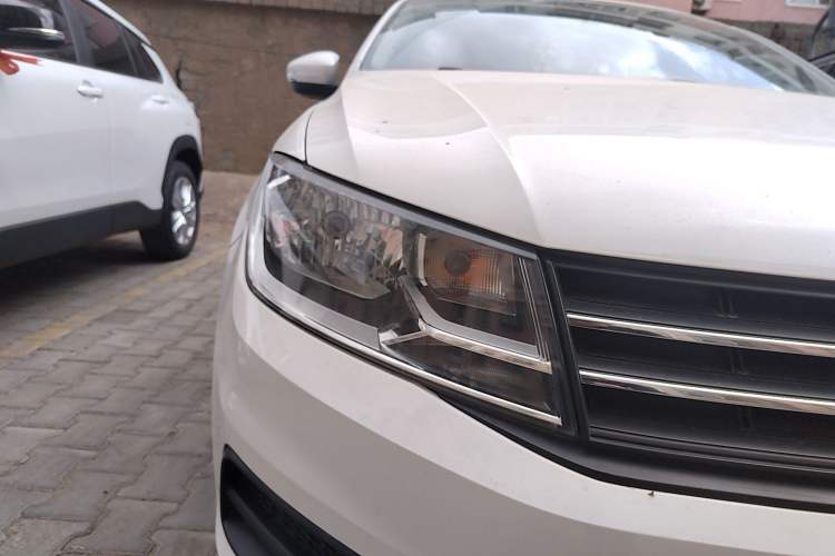 Used Volkswagen Santana 2015 Haval H6 1.6L Automatic Luxury Model Right Front Headlight