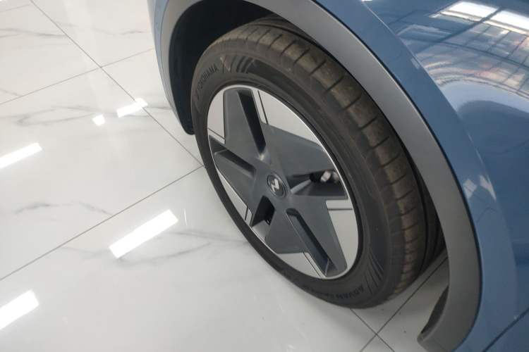 Used ONVO L60 2024 60 kWh Rear-Drive Version