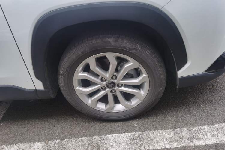 Used Toyota FRONTLANDER 2022 2.0L CVT Leading Edition Right Front Wheel Hub