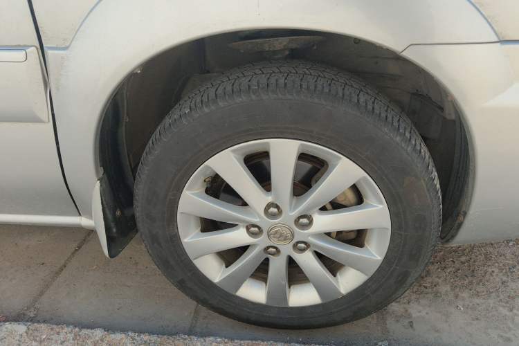 Used Buick GL8 2012 2.4L BASE Comfort Edition