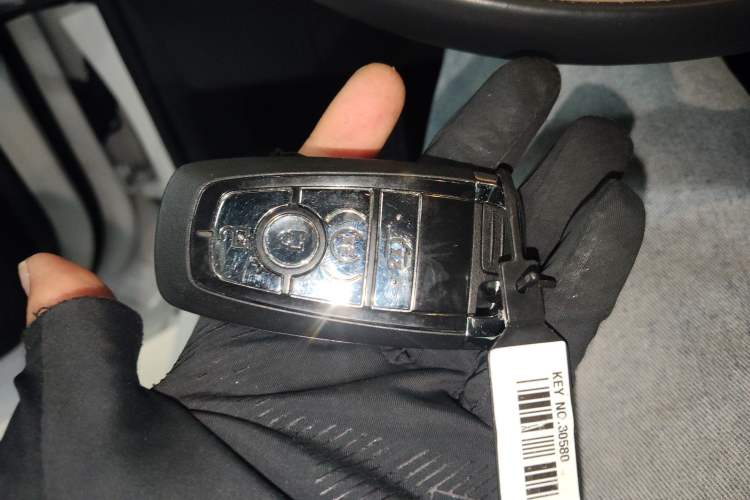 Used Lincoln Corsair 2022 2.0T Two-Wheel Drive Luxury Edition Vehicle Key