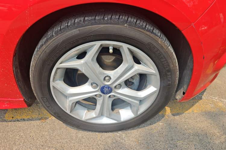 Used Ford Focus 2012 Hatchback 2.0L Automatic Luxury Sport Model Right Front Wheel Hub