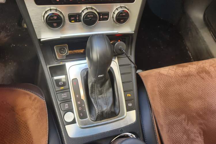 Used Volkswagen FAW-Volkswagen CC 2015 1.8TSI Luxury Model Gear Lever