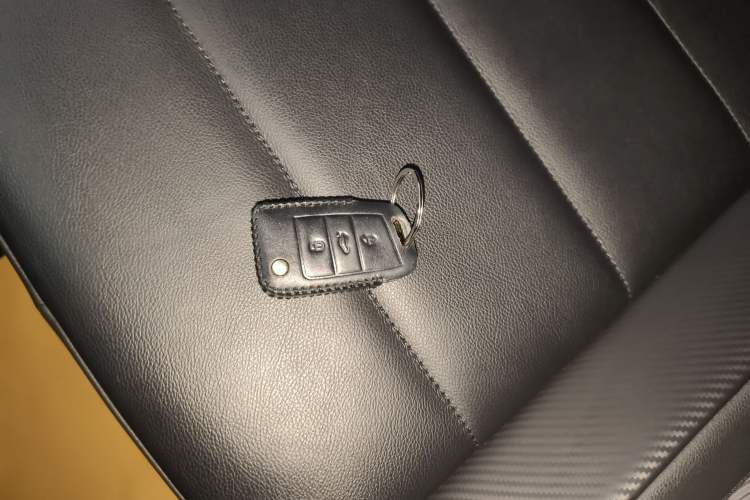 Used Volkswagen T-ROC 2019 280TSI DSG Two-Wheel Drive Comfort Version China VI Standard