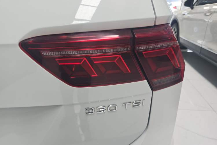 Used Volkswagen Tiguan L 2023 330TSI Automatic Two-Wheel Drive R-Line Enjoyment Edition
