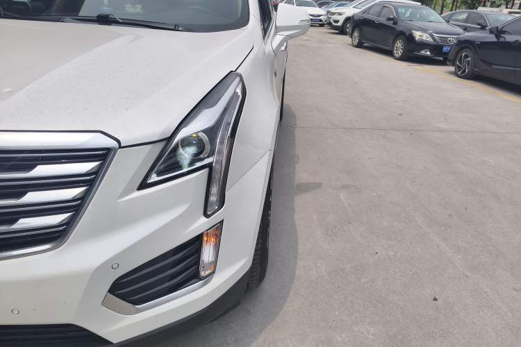 Used Cadillac XT5 2018 25T Luxury Model Left Front Headlight