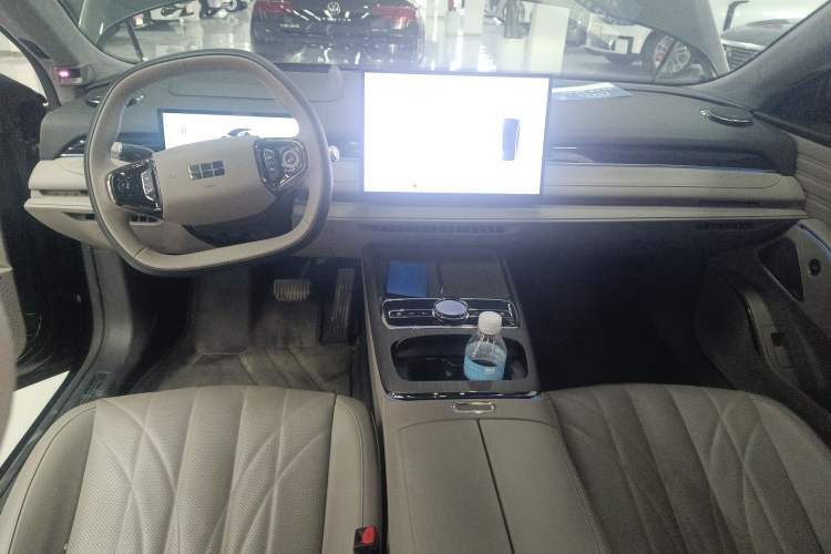 Used Geely Galaxy 8 2025 130km EM-P Starship Edition Center Console