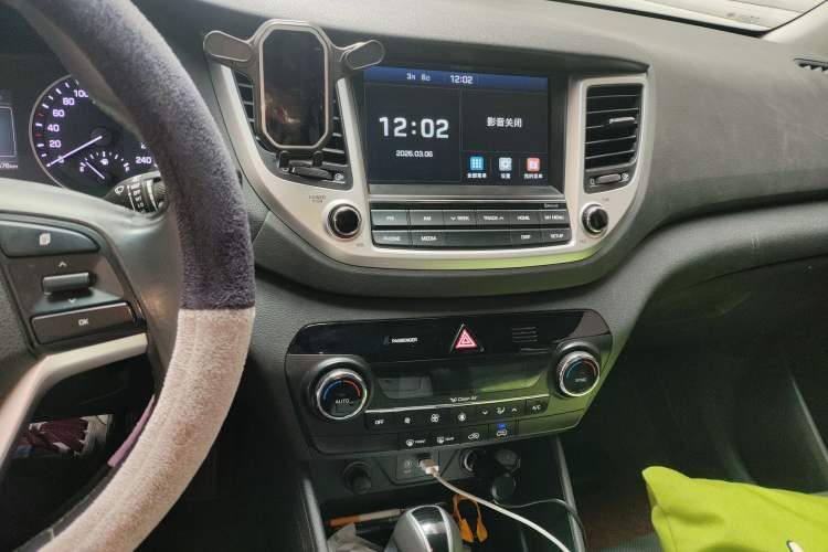 Used Hyundai Tucson 2015 1.6T Dual-Clutch Two-Wheel-Drive Smart Model