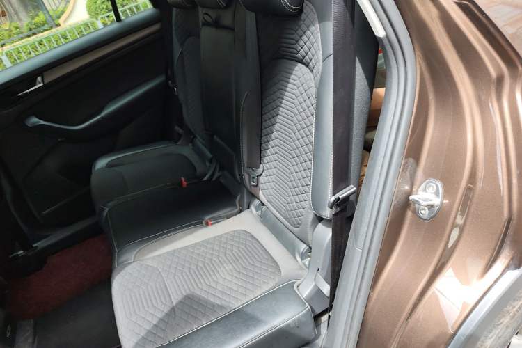 Used Skoda Kodiaq 2018 Facelifted TSI330 5-Seater Two-Wheel-Drive Comfort Edition
