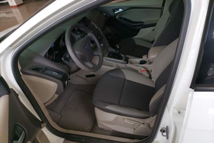 Used Ford Focus 2012 Sedan 1.6L Manual Comfort Model