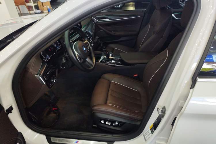 Used BMW 5 Series New Energy 2022 535Le M Sport Package Left Front Seat