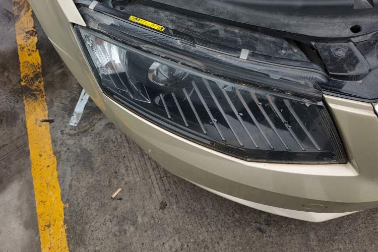 Used Skoda Octavia 2015 1.6L Manual Yijie Edition Right Front Headlight