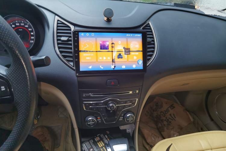 Used Bestune B50 2013 1.6L automatic luxury version Audio And AC Panel