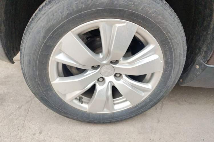 Used Peugeot 2008 2014 1.6L Manual Fashion Edition
