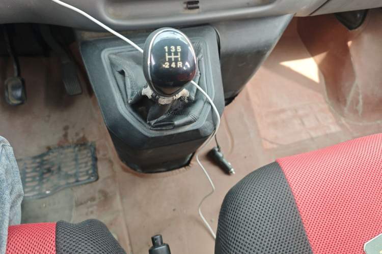 Used JMC Transit 2017 2.8T Commercial Version Short Wheelbase Mid-Roof 6/7/8-Seater JX493 Gear Lever