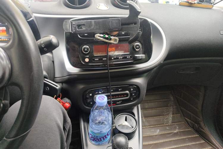 Used smart forfour 2016 1.0L 52 kW Passion Edition Audio And AC Panel