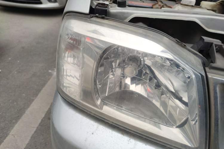 Used Nissan ZN Van 2013 2.4L Two-Wheel Drive Standard Model with 5 Seats