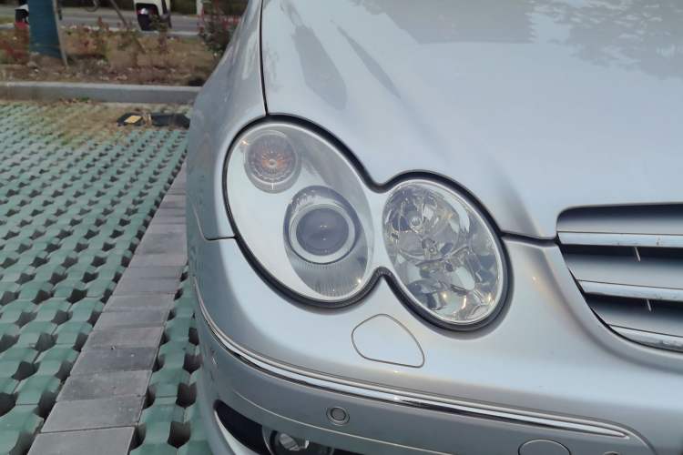 Used Mercedes-Benz CLK-Class 2006 CLK 280 two-door coupe
