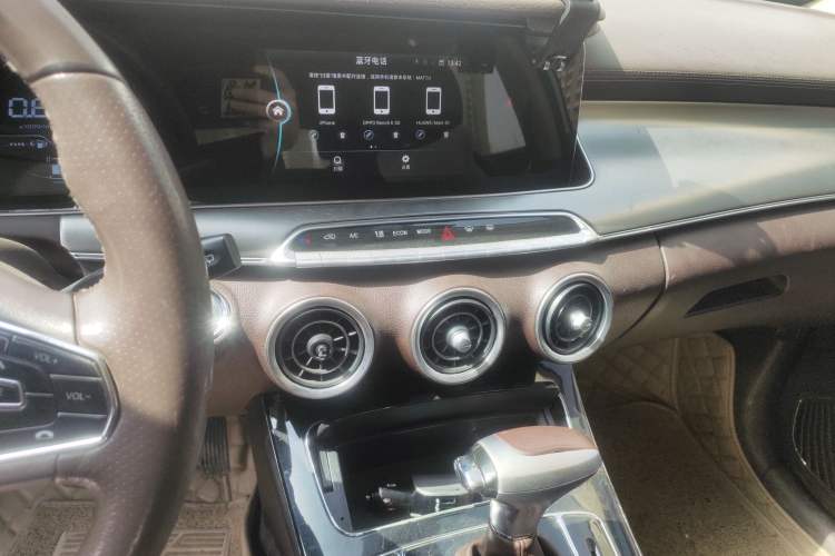 Used Leopaard Mattu 2018 1.6T GDI DCT Elite Model Audio And AC Panel