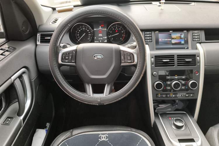 Used Land Rover Discovery Sport 2017 2.0T SE
