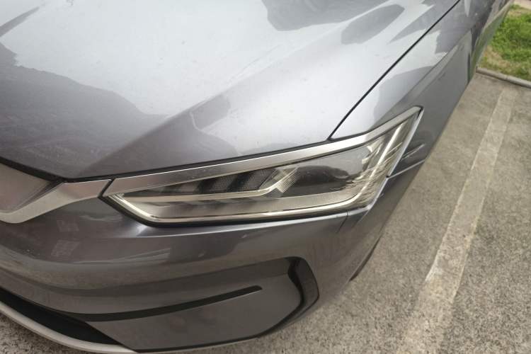 Used BYD Qin PLUS 2021 EV 400KM Leading Comfort Edition
