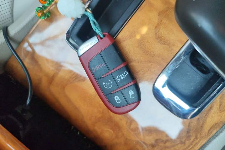 Used Chrysler 300C 2013 3.6L Luxury Edition
