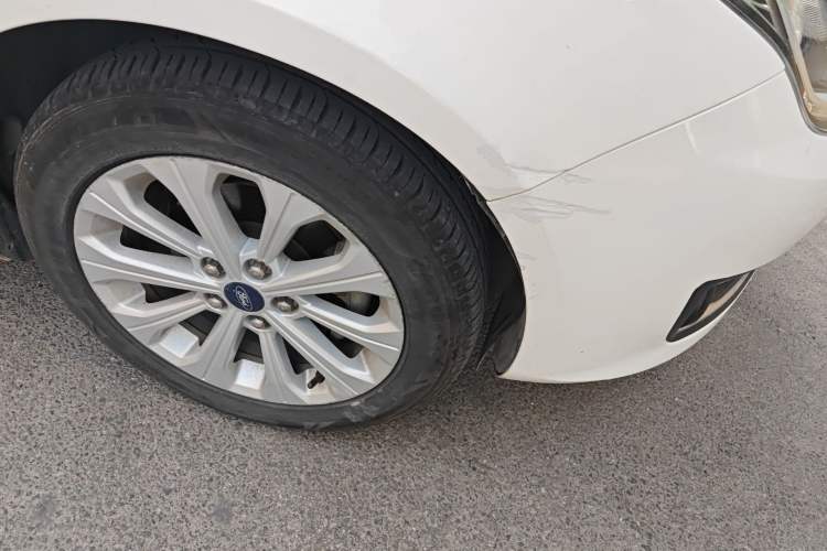 Used Ford Escort 2015 1.5L Automatic Fashion Model