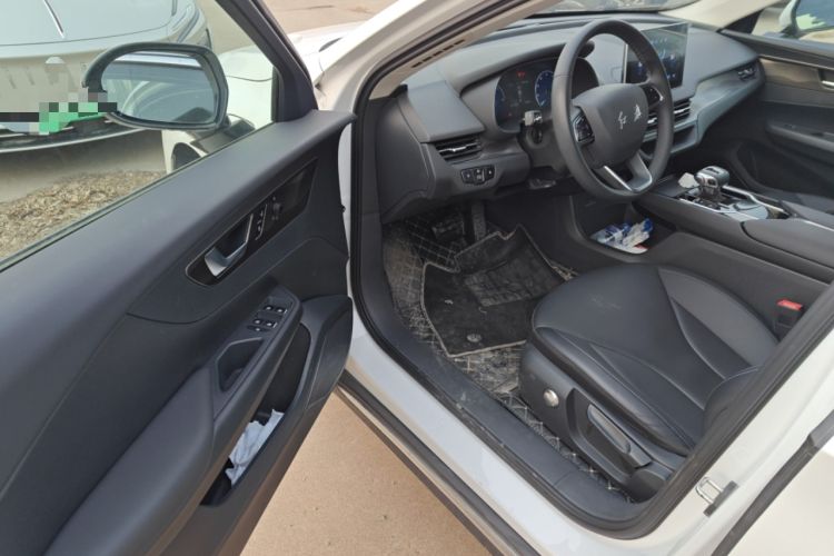 Used Hongqi E-QM5 2022 431 km Charge & Enjoy Edition Driver Seat