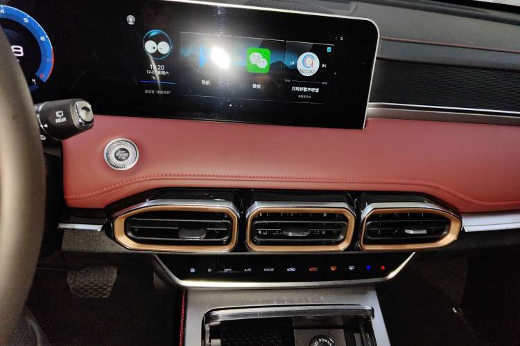 Used JETOUR X70 PLUS 2024 Champion Edition 1.5T DCT Champion PRO 5-Seater Audio And AC Panel