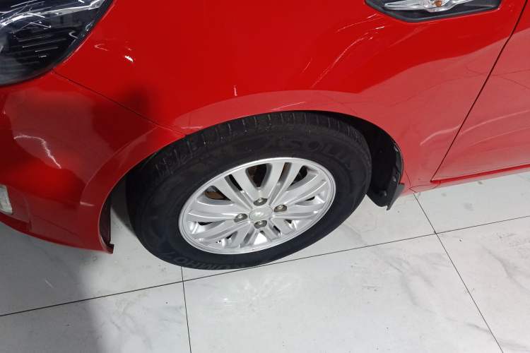 Used Kia K2 2012 Sedan 1.4L Automatic GLS Commemorative Edition Left Front Wheel Hub