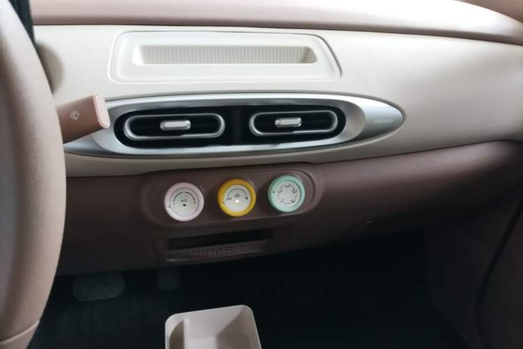 Used Wuling Hongguang MINIEV 2025 Four-Door Version Advanced Edition
