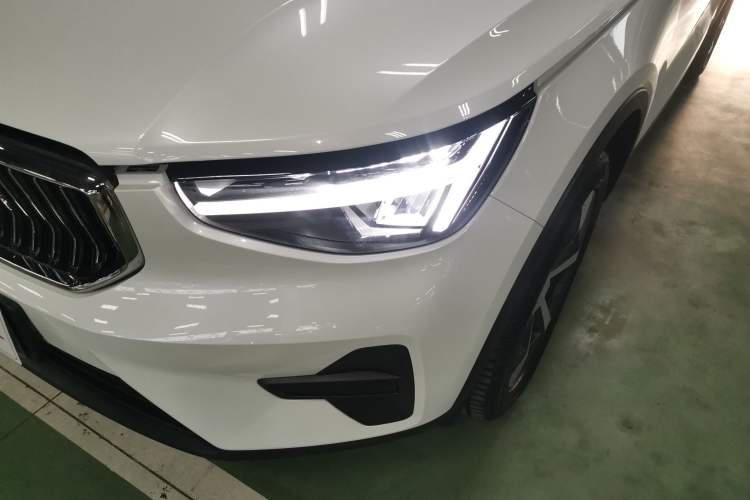 Used Volvo XC40 2024 B4 4x4 Smart Luxury Edition