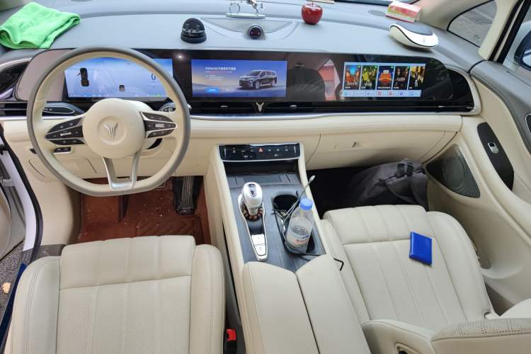 Used VOYAH Dream 2024 PHEV Extended-Range Premium Edition