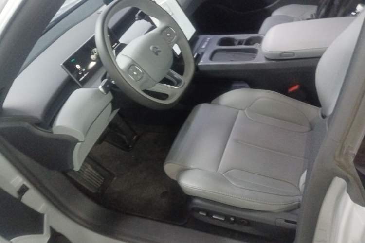 Used Nio ET5 2024 75 kWh Left Front Seat
