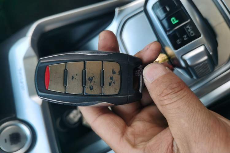 Used Haval H6 2017 Red Label 2.0T Automatic Two-Wheel Drive ZhiShang Model
