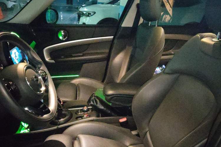 Used MINI Countryman 2019 1.5T COOPER ALL4 Artist Weekend Travel Edition
