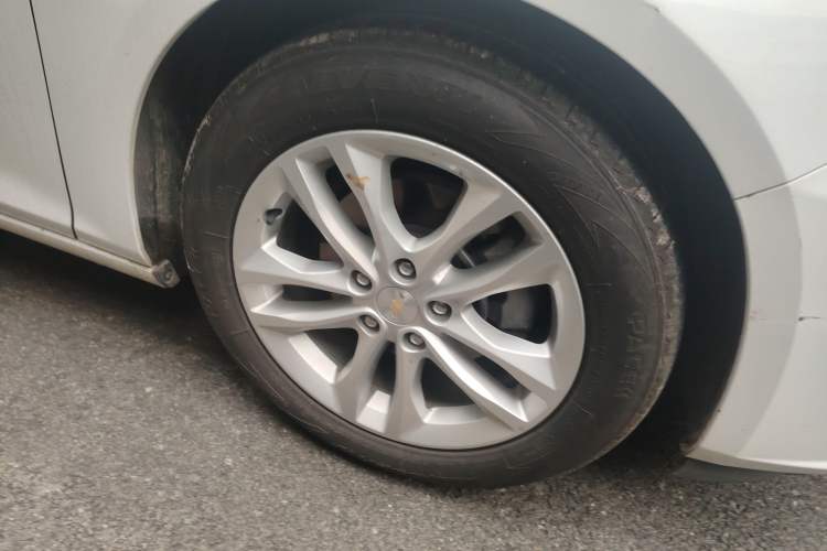 Used Chevrolet Malibu XL 2017 1.5T Automatic Ruichi Edition Right Front Wheel Hub