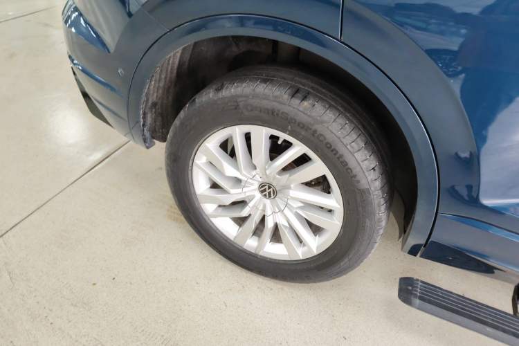 Used Volkswagen Touareg 2021 2.0 TSI Ruiyi Edition Right Rear Wheel Hub