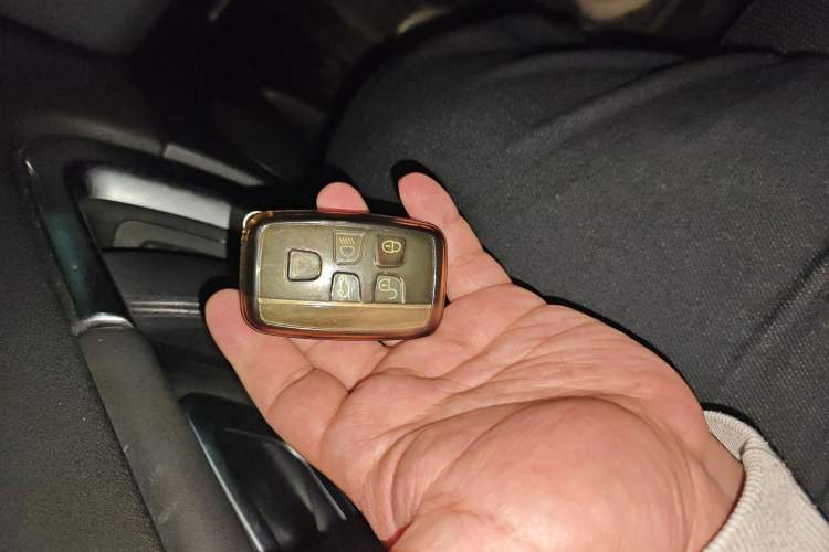 Used Land Rover Discovery Sport 2018 240 PS Zhiyue Limited Edition
