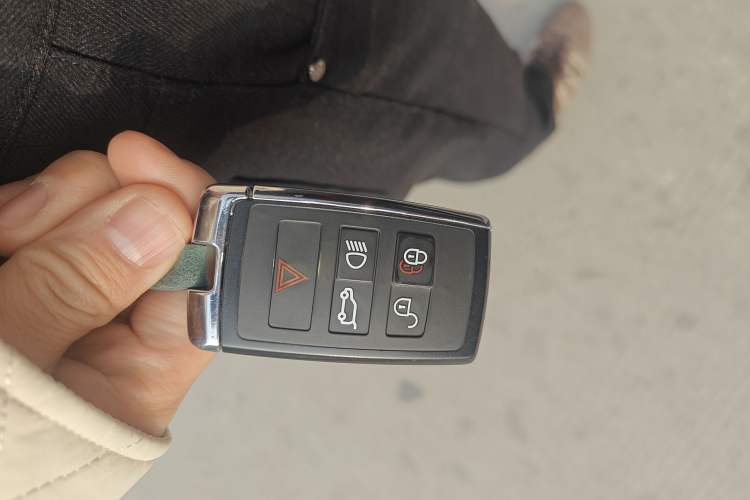 Used Land Rover Range Sport 2020 3.0 L6 HST Vehicle Key