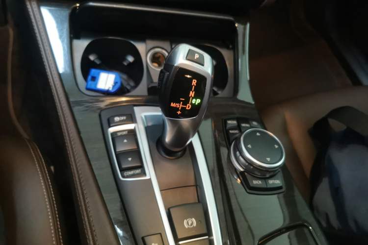Used BMW 5 Series 2017 525Li Luxury Design Package Gear Lever