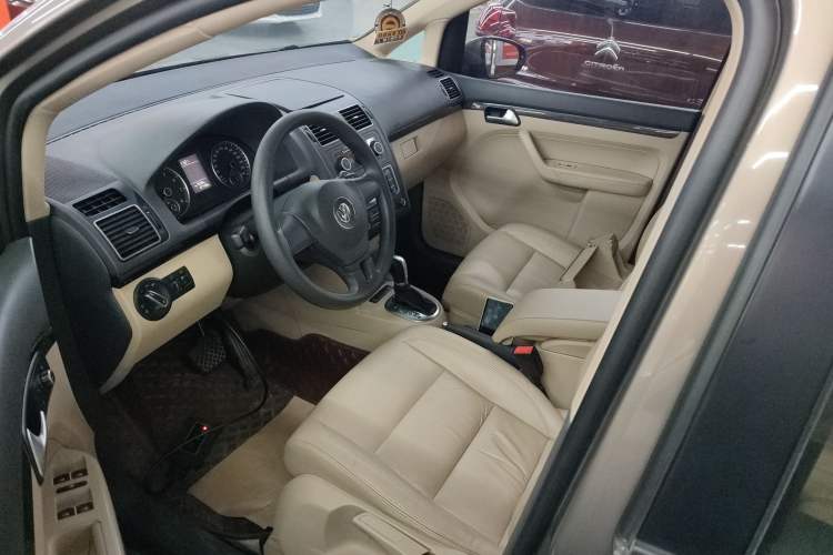 Used Volkswagen Touran 2015 1.4T DSG Comfort Edition 5 Seats