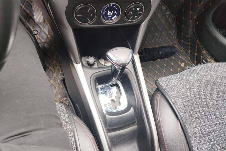 Used Citroen C3-XR 2015 1.6L Automatic Pioneer Model Gear Lever