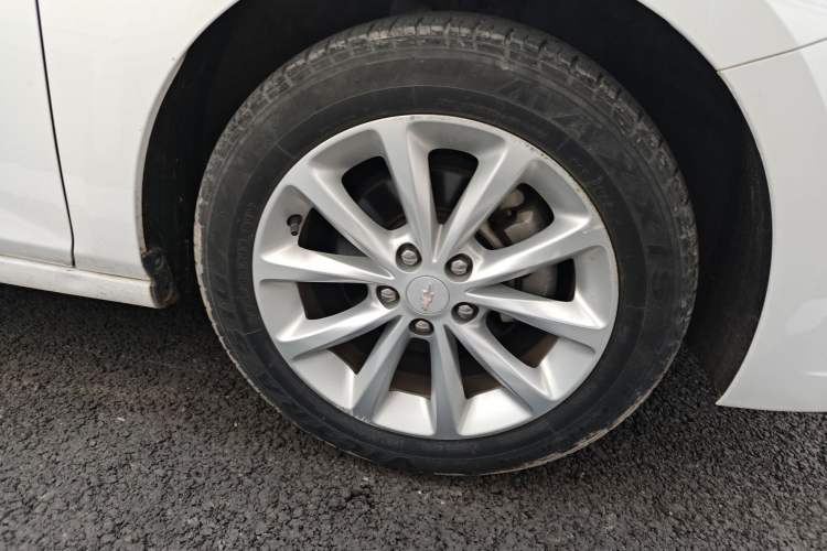 Used Chevrolet Cruze 2017 1.5L Automatic Pioneer Sunroof Edition