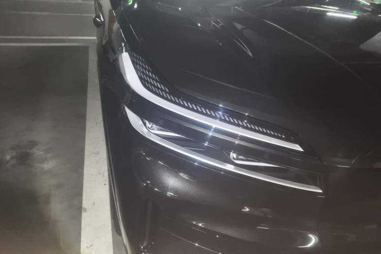 Used ONVO Luxeed L90 2025 Model—Max Six-Seater Version
