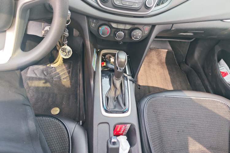 Used Chevrolet Cavalier 2019 320 Automatic Xinyue Edition Gear Lever