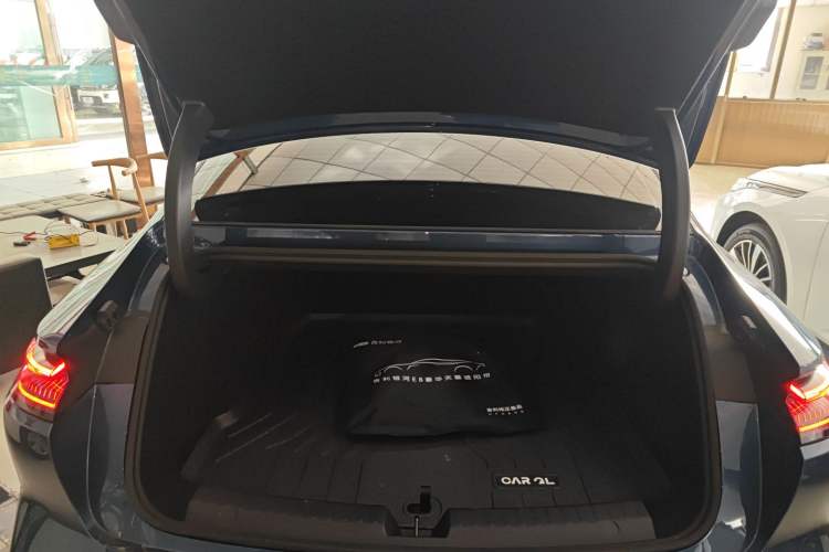 Used Geely Galaxy Galaxy 8 2025 130km EM-P Exploration Edition
